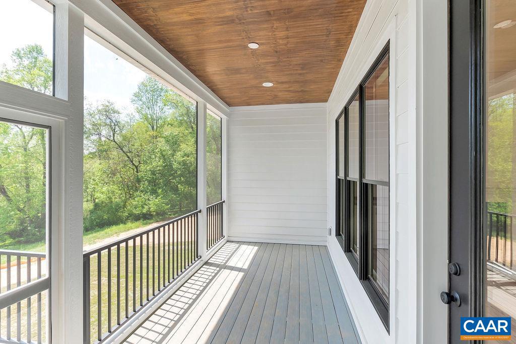 Real estate listing preview #32