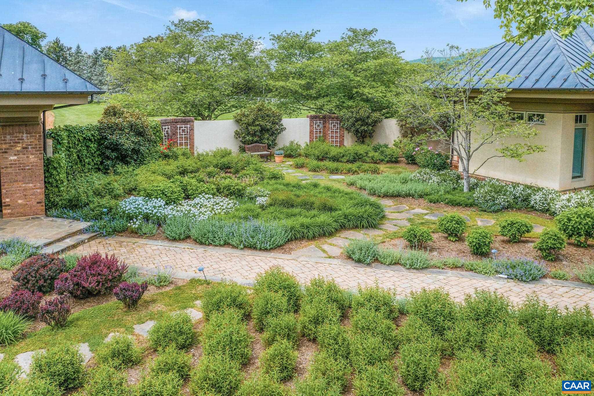 Real estate listing preview #8