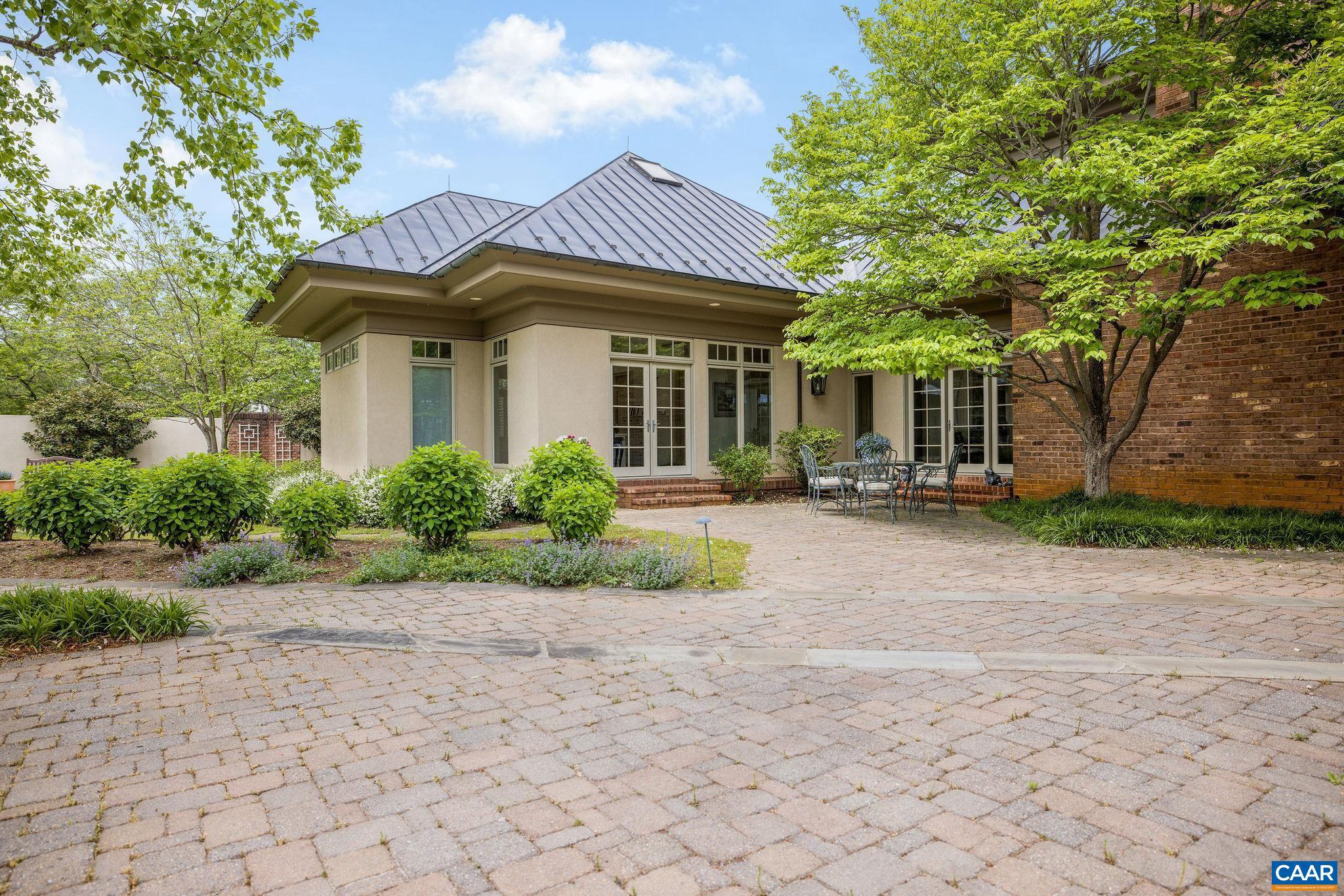 Real estate listing preview #18