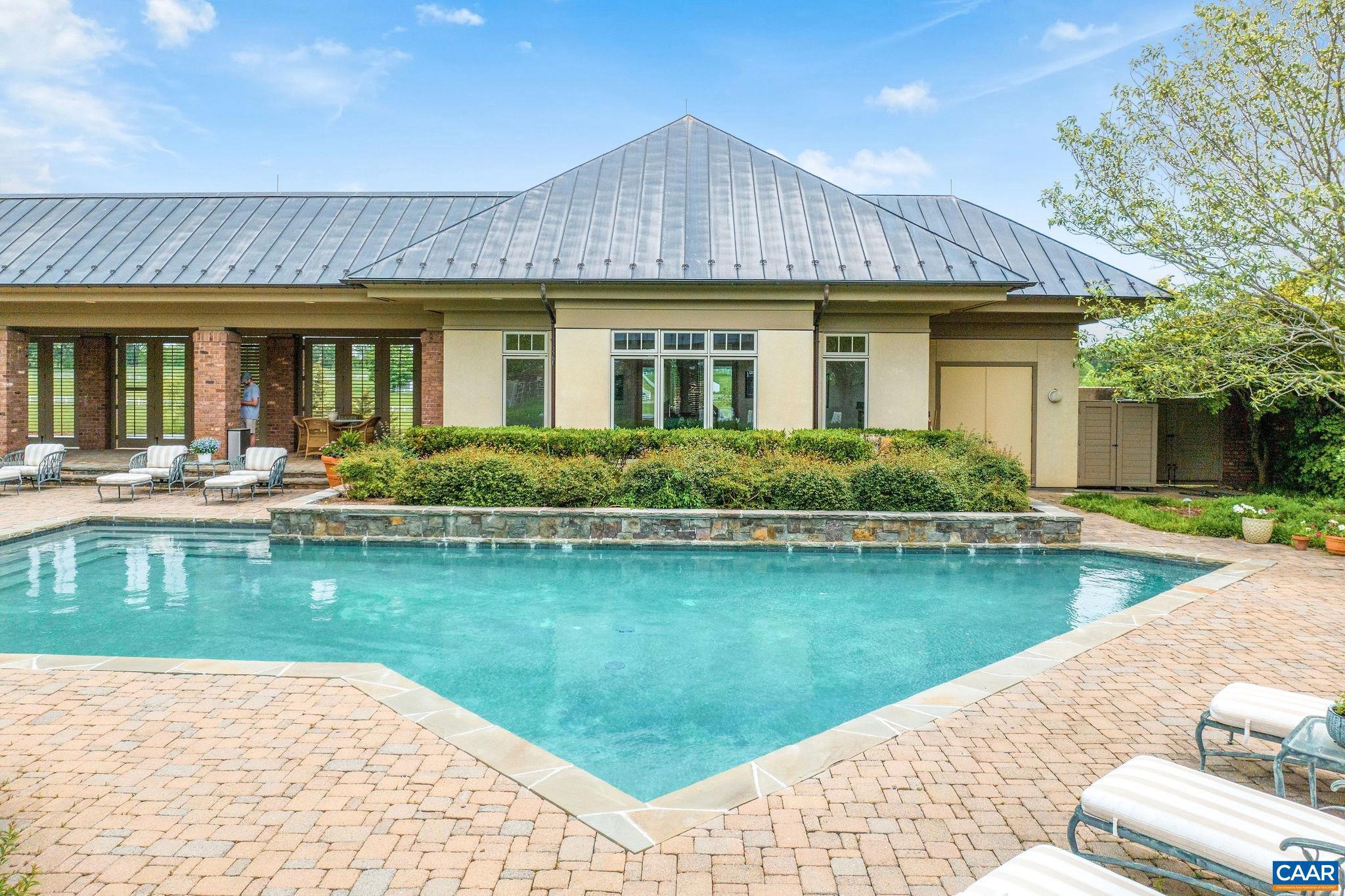 Real estate listing preview #6