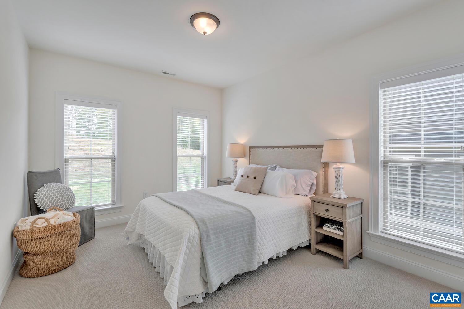 Real estate listing preview #9