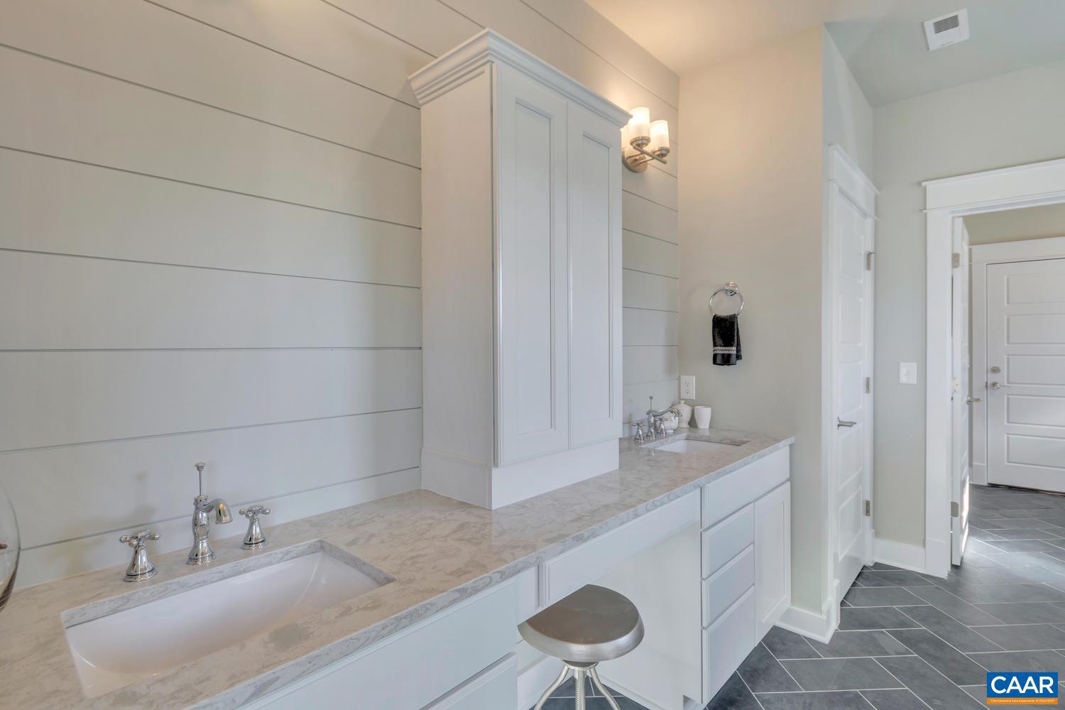 Real estate listing preview #12