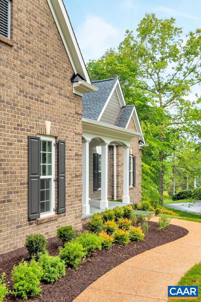 Real estate listing preview #2