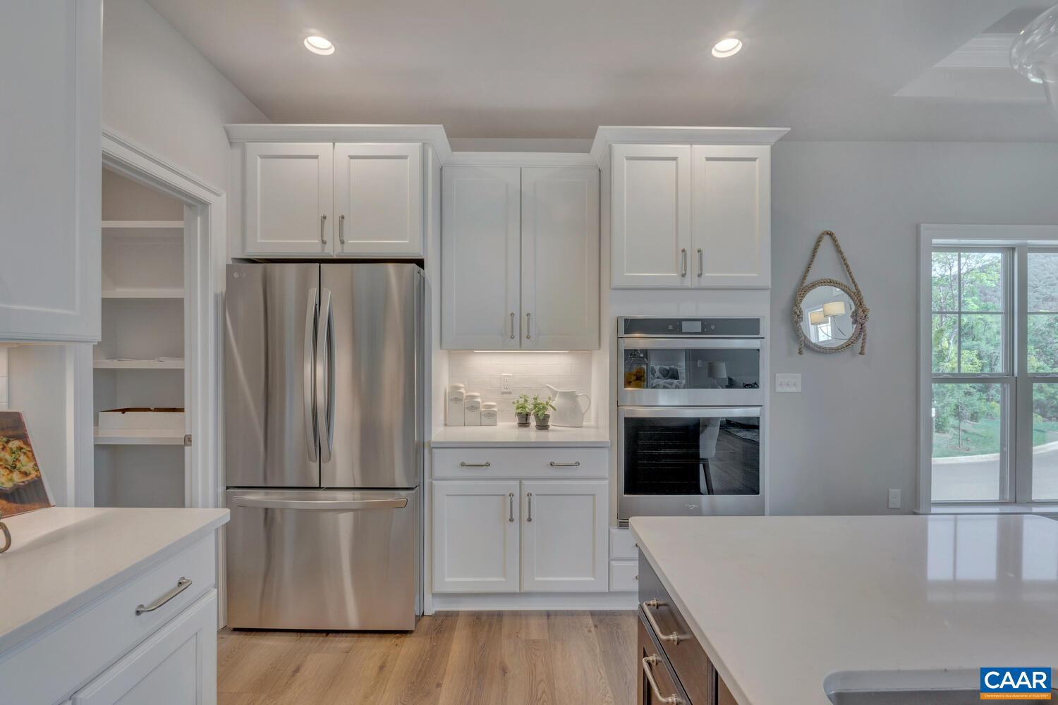 Real estate listing preview #12