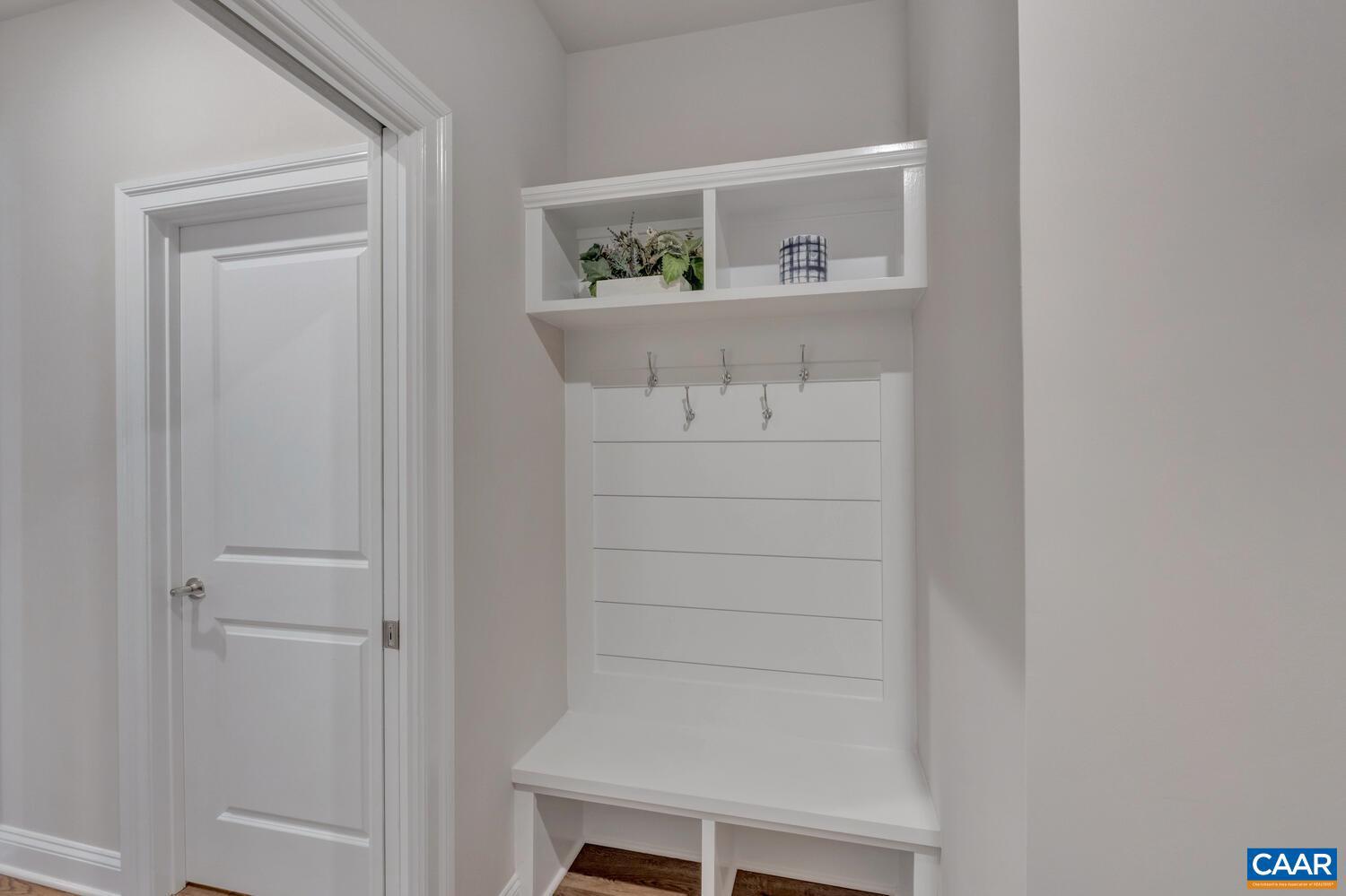 Real estate listing preview #16