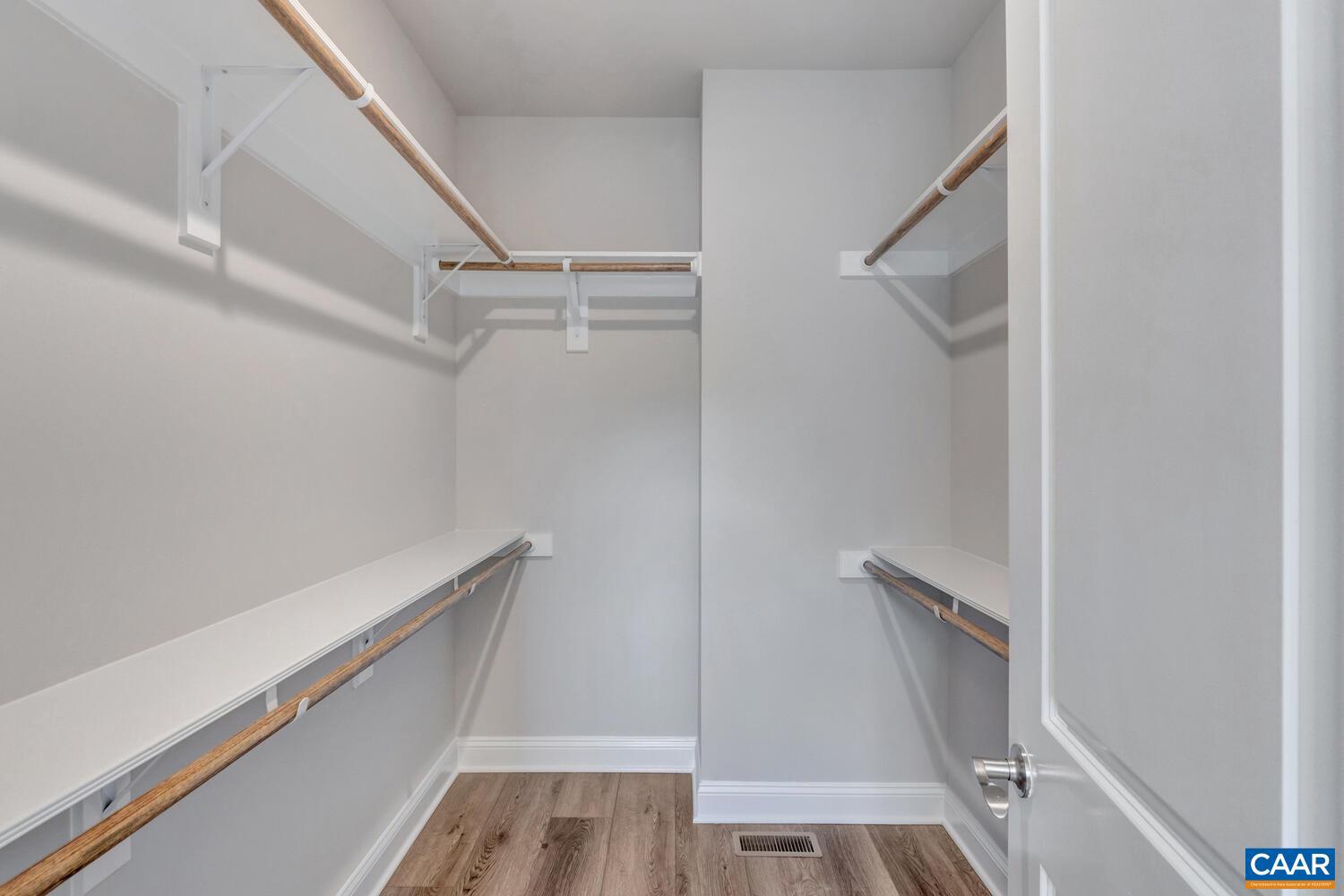 Real estate listing preview #23