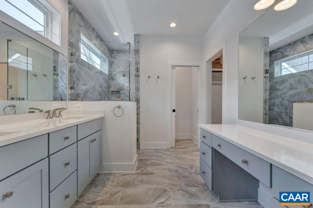 Real estate listing preview #14