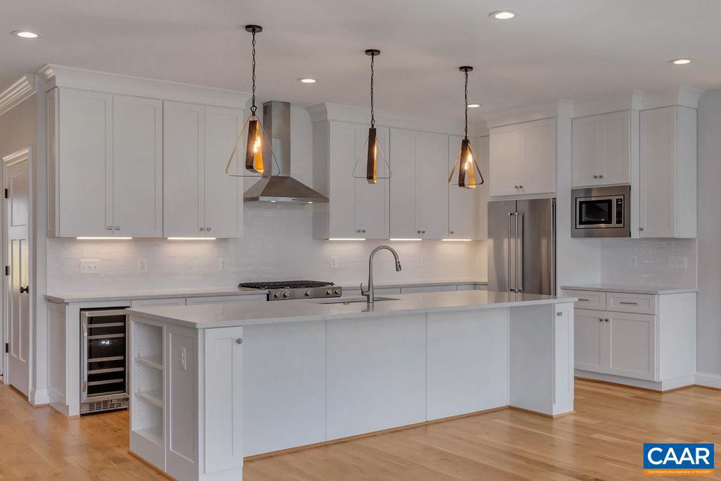 Real estate listing preview #4