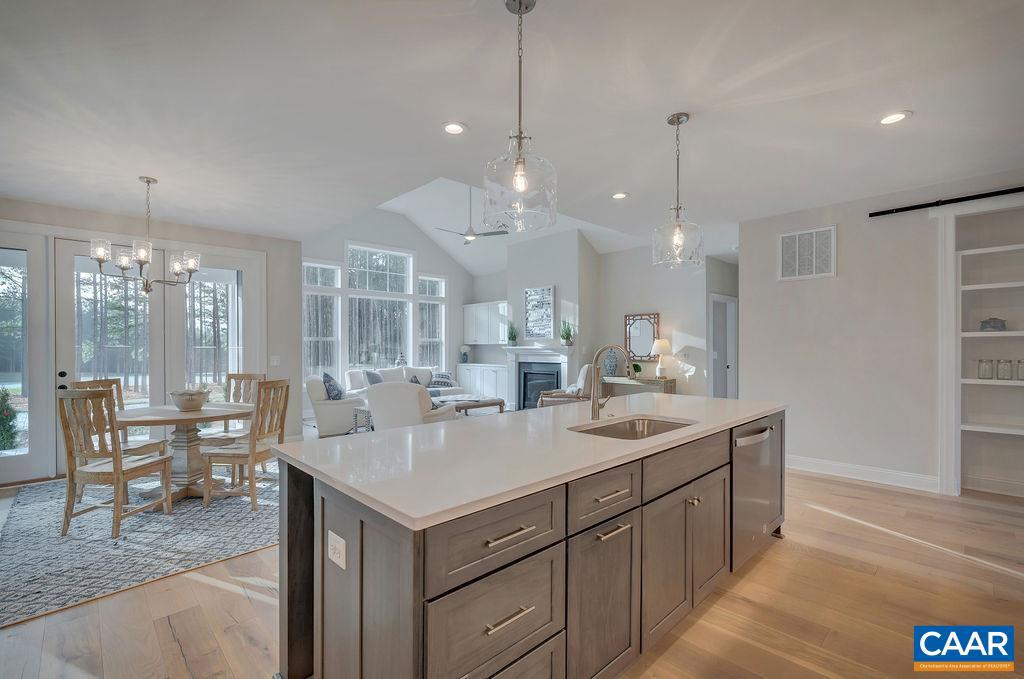 Real estate listing preview #6