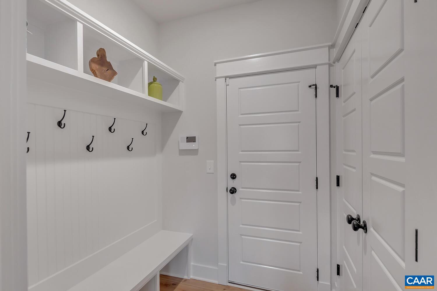 Real estate listing preview #12