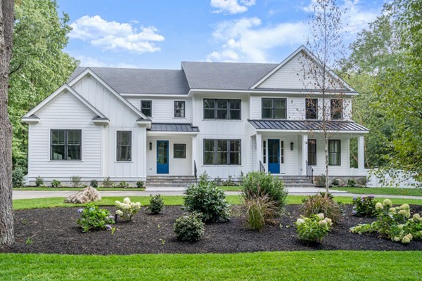37 Falmouth Rd, Wellesley, MA 02481 Chris Dallas