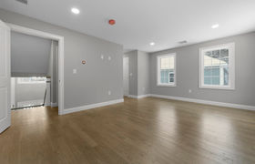 Real estate listing preview #24