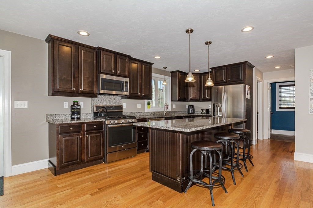 2 Hemlock Lane, Billerica, MA 01821 Burns & Egan Realty Group, LLC