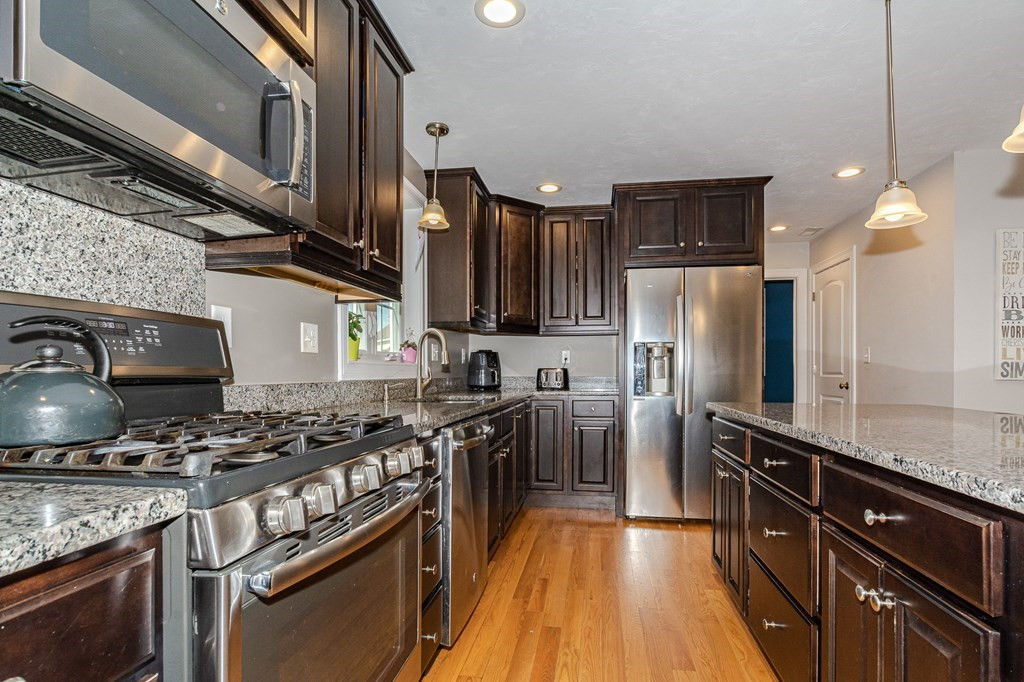 2 Hemlock Lane, Billerica, MA 01821 Burns & Egan Realty Group, LLC