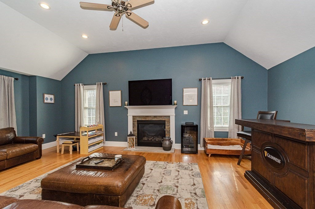 2 Hemlock Lane, Billerica, MA 01821 Burns & Egan Realty Group, LLC