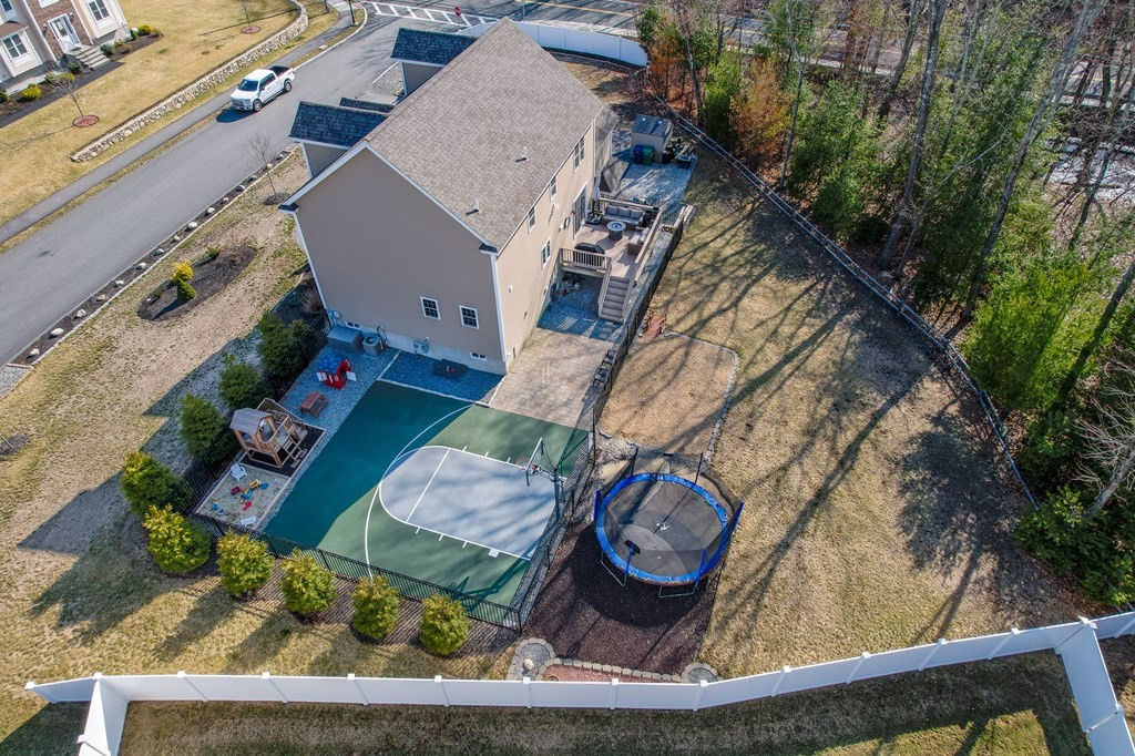 2 Hemlock Lane, Billerica, MA 01821 Burns & Egan Realty Group, LLC