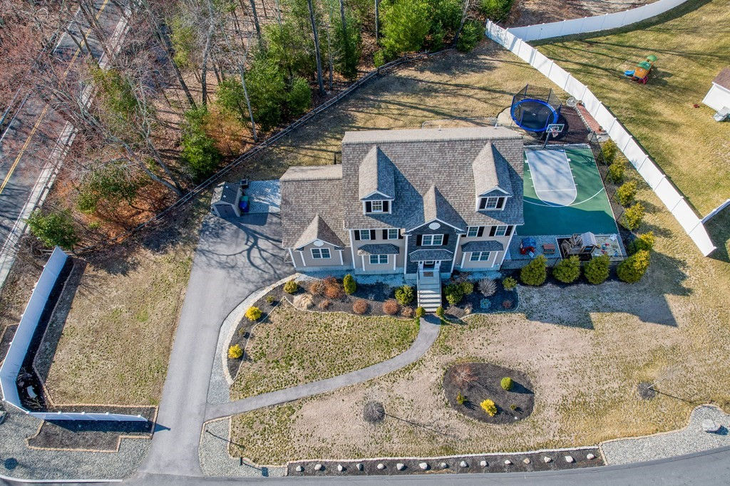 2 Hemlock Lane, Billerica, MA 01821 Burns & Egan Realty Group, LLC