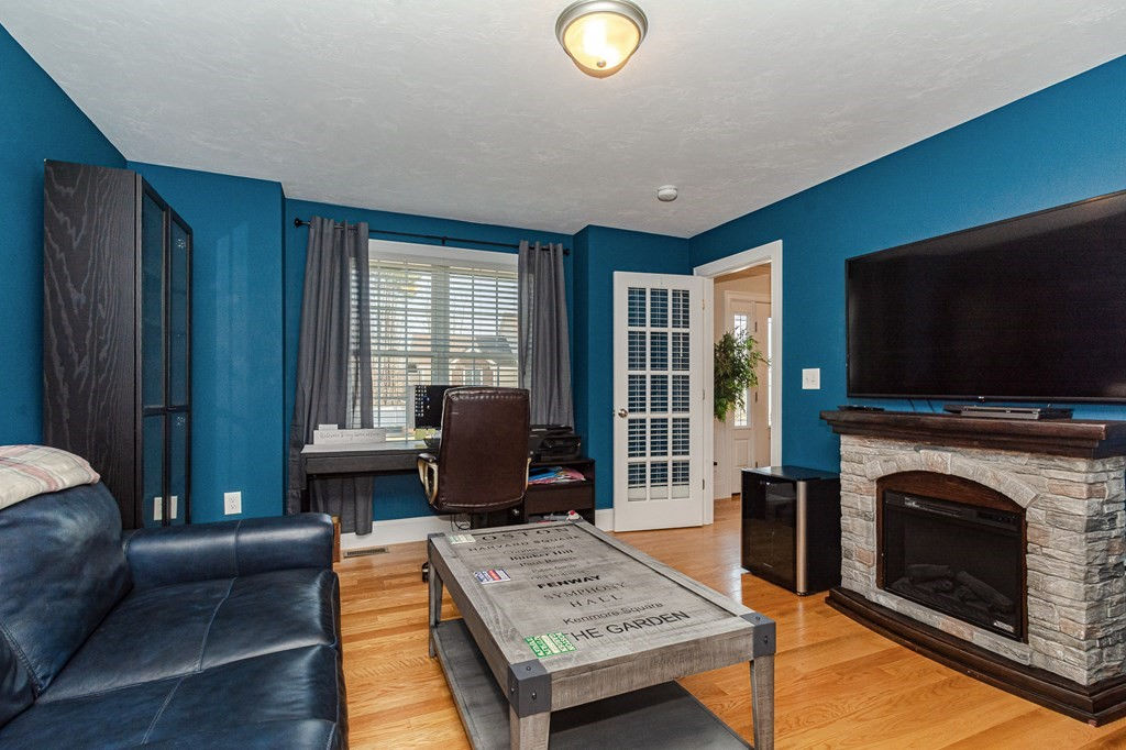 2 Hemlock Lane, Billerica, MA 01821 Burns & Egan Realty Group, LLC