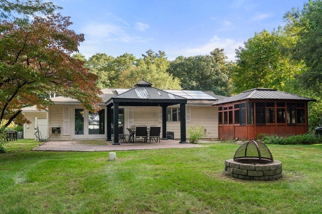 220 Baldwin Ave, Framingham, MA 01701 Kathy Foran GRI, ABR