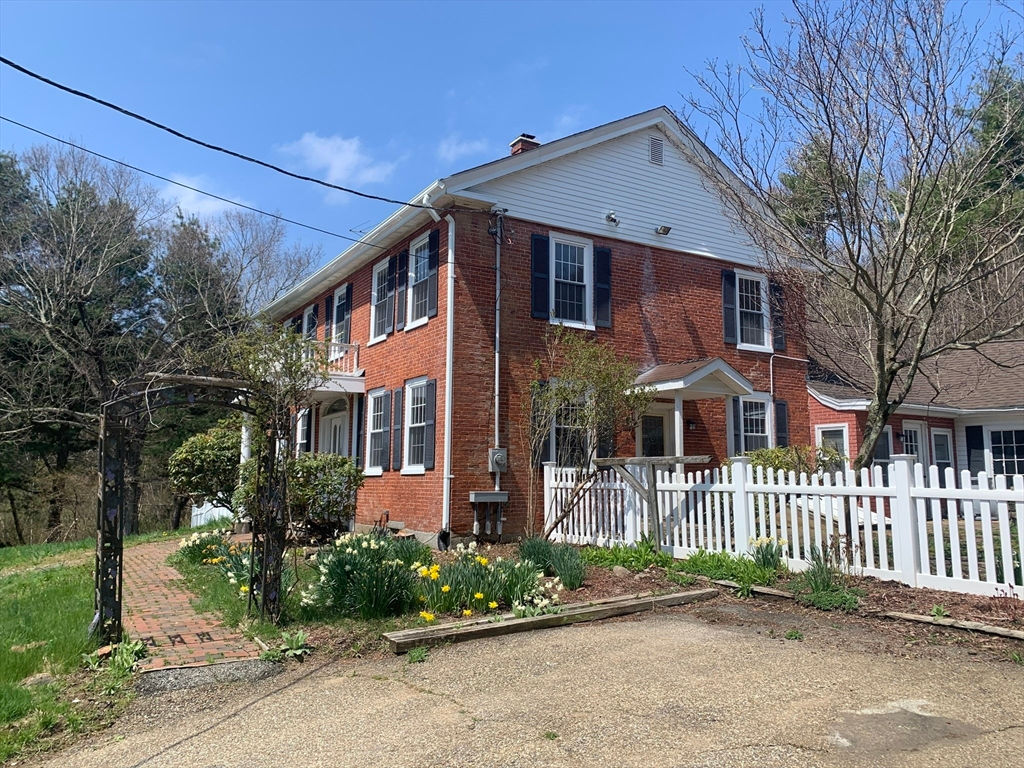 119 Sturbridge Rd, Brimfield, MA 01010 Sullivan & Company Real Estate