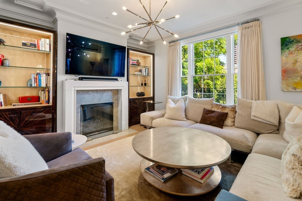 25 Beacon Street 4, Boston, MA 02108 Harbor Realty Group, LLC