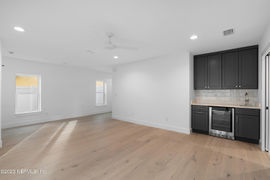 Real estate listing preview #9