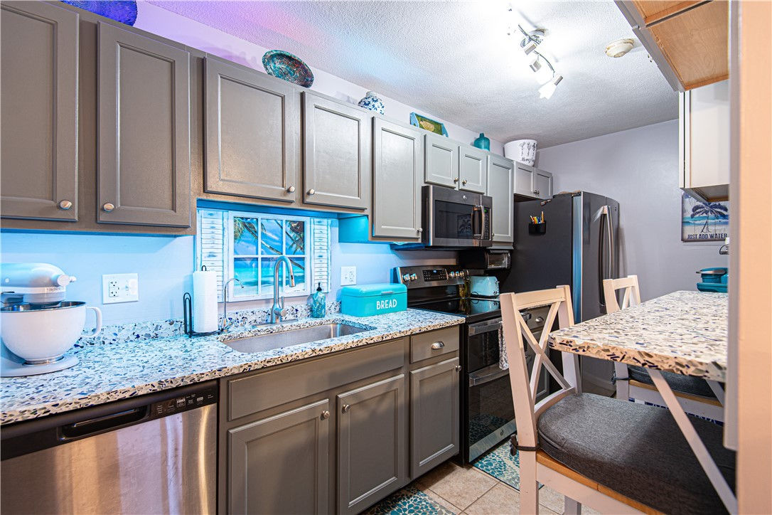 200 Manville Hill Road 2, Cumberland, RI 02864 MADEIRA Real Estate