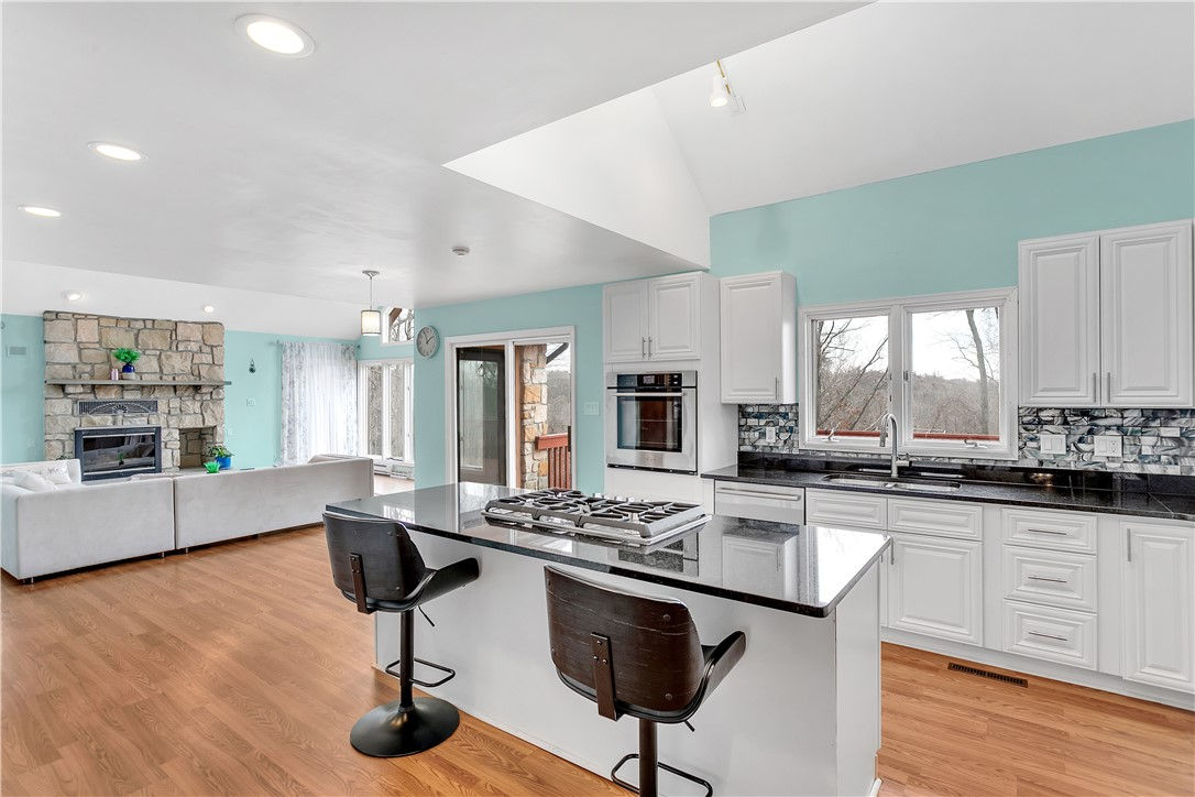 232 Springhouse Drive, Jefferson Hills, PA 15025 Deacon & Hoover Real Estate Advisors