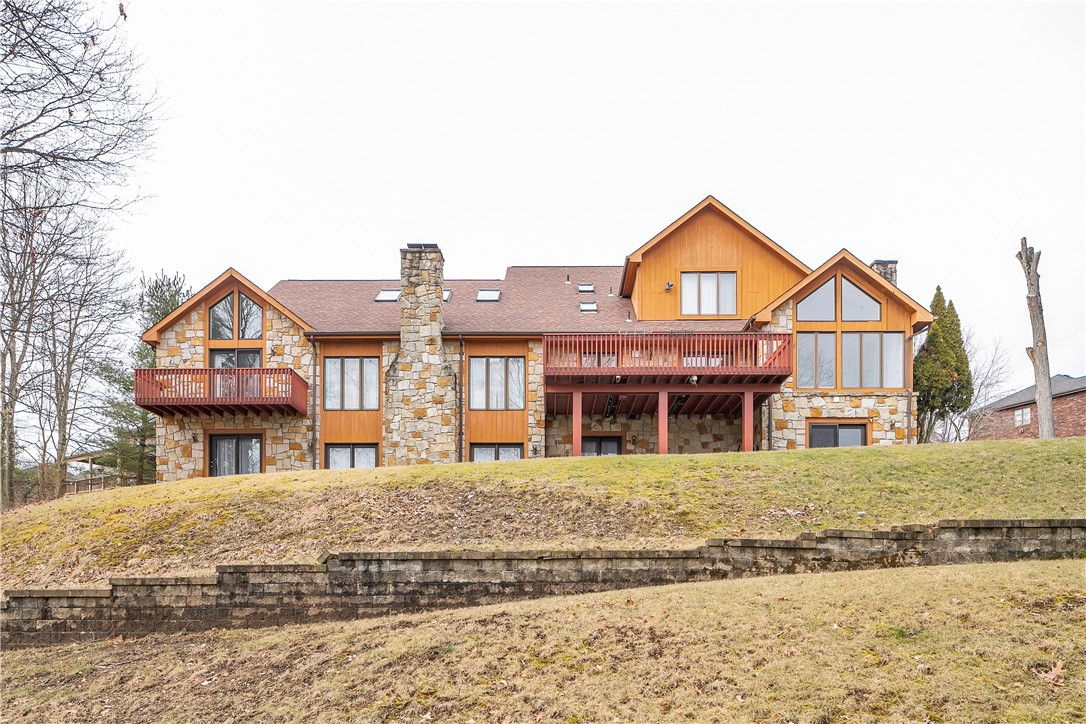 232 Springhouse Drive, Jefferson Hills, PA 15025 Deacon & Hoover Real Estate Advisors