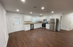 Real estate listing preview #4