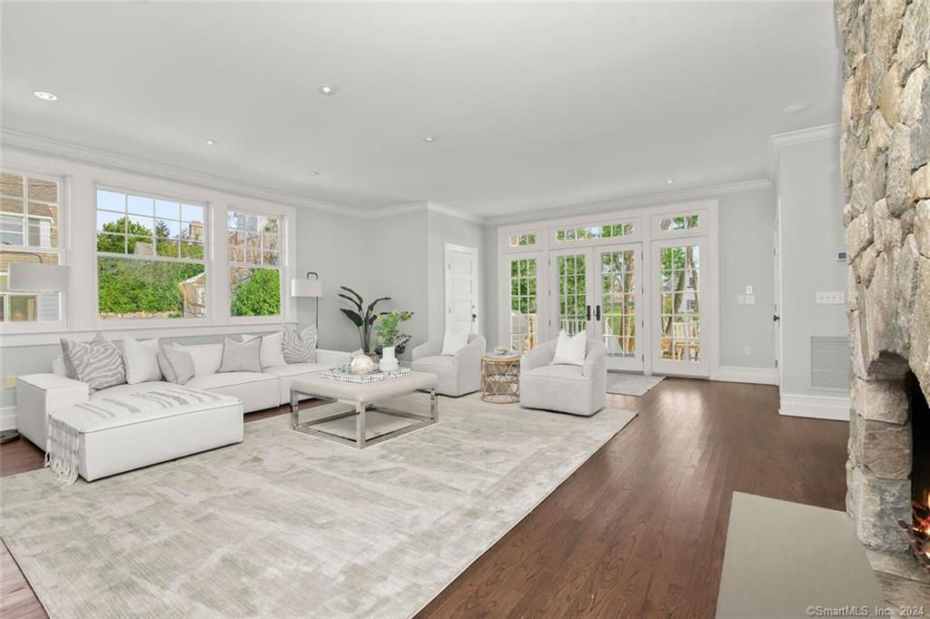 7 S Crossway, Greenwich, CT 06870 BordenLombardi Realty