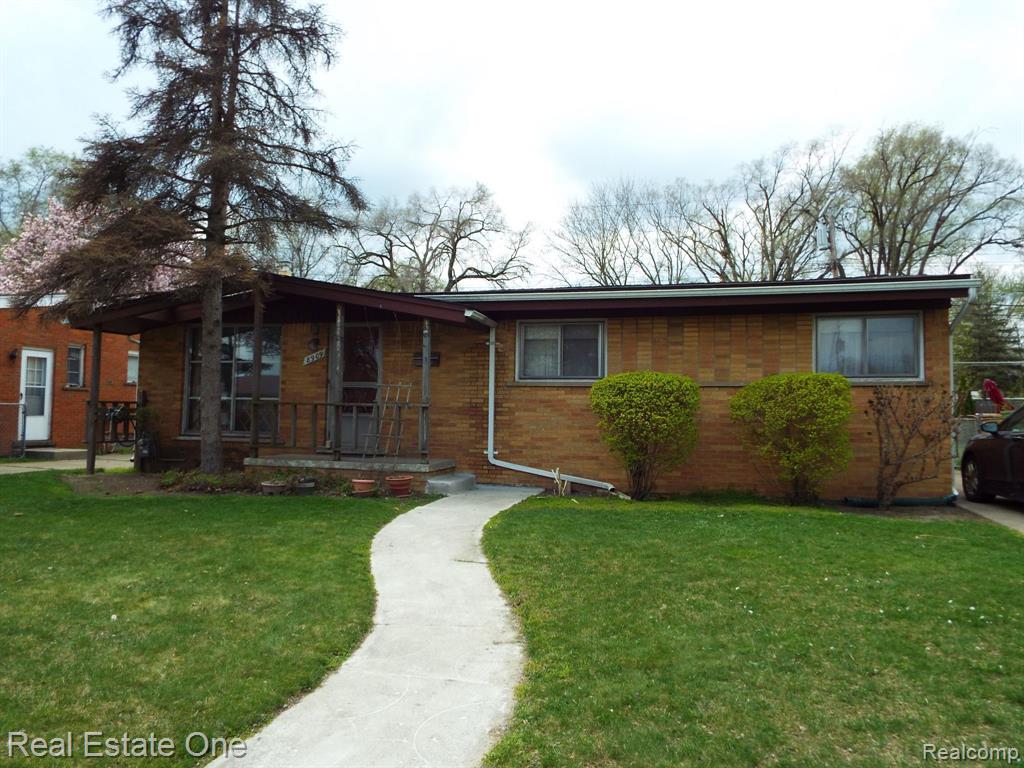 8909-winston-redford-twp-mi-48239-angie-simkus