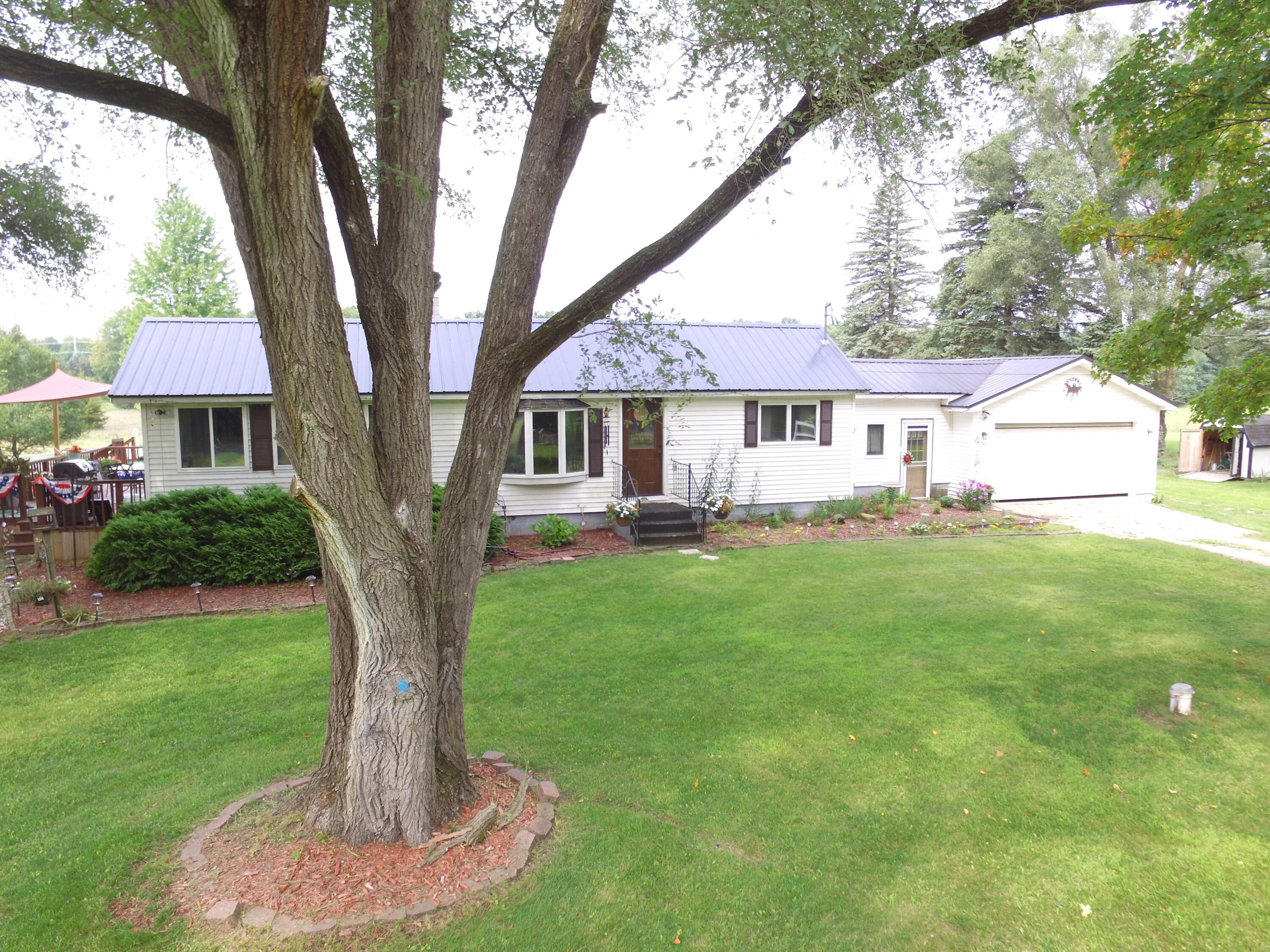 6853 N Caris Road, Vestaburg, MI 48891 Steven Lott