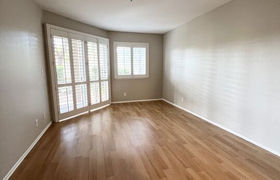 Real estate listing preview #8