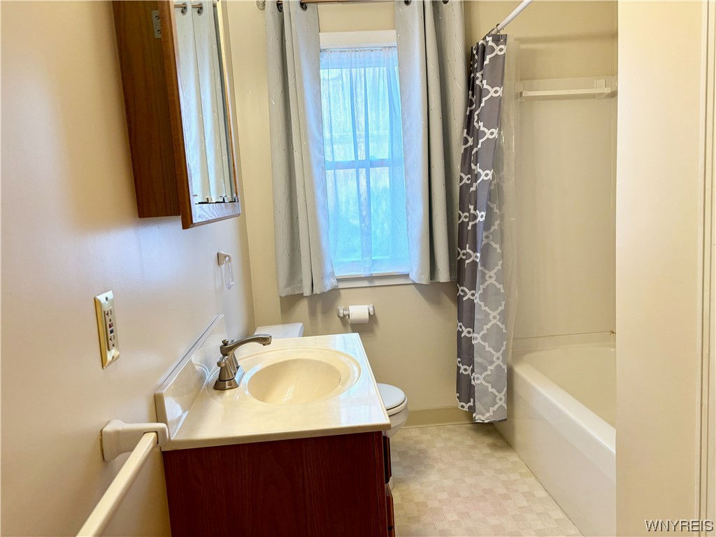 1691 West River Road, Grand Island, NY 14072 Geraldine Andolina