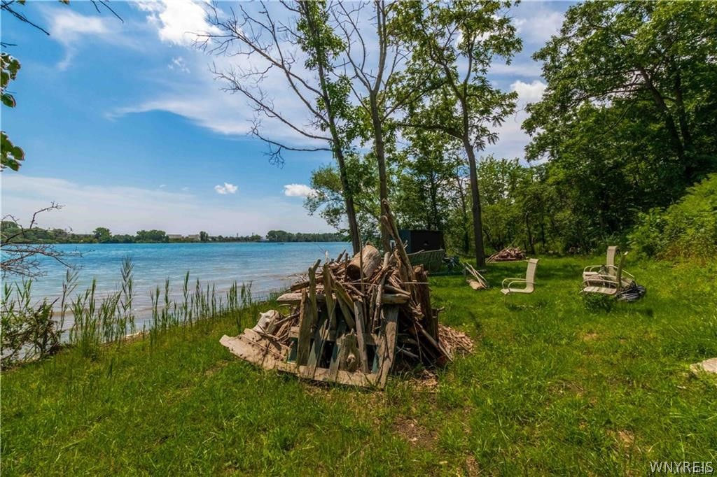 1952 East River Road, Grand Island, NY 14072 Geraldine Andolina