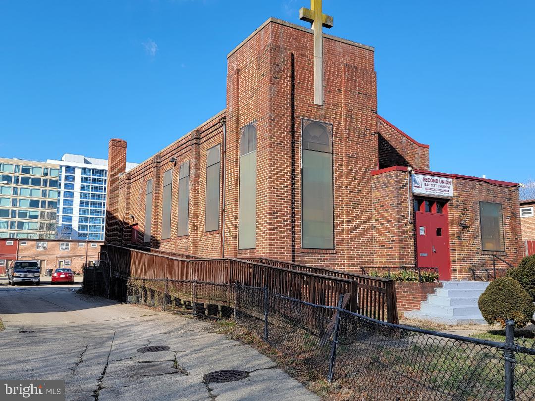 Real estate listing preview #7