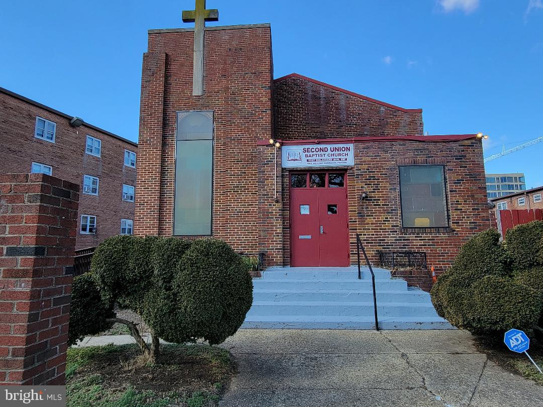 Real estate listing preview #3