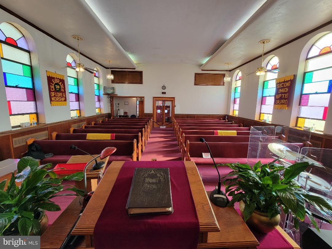 Real estate listing preview #14