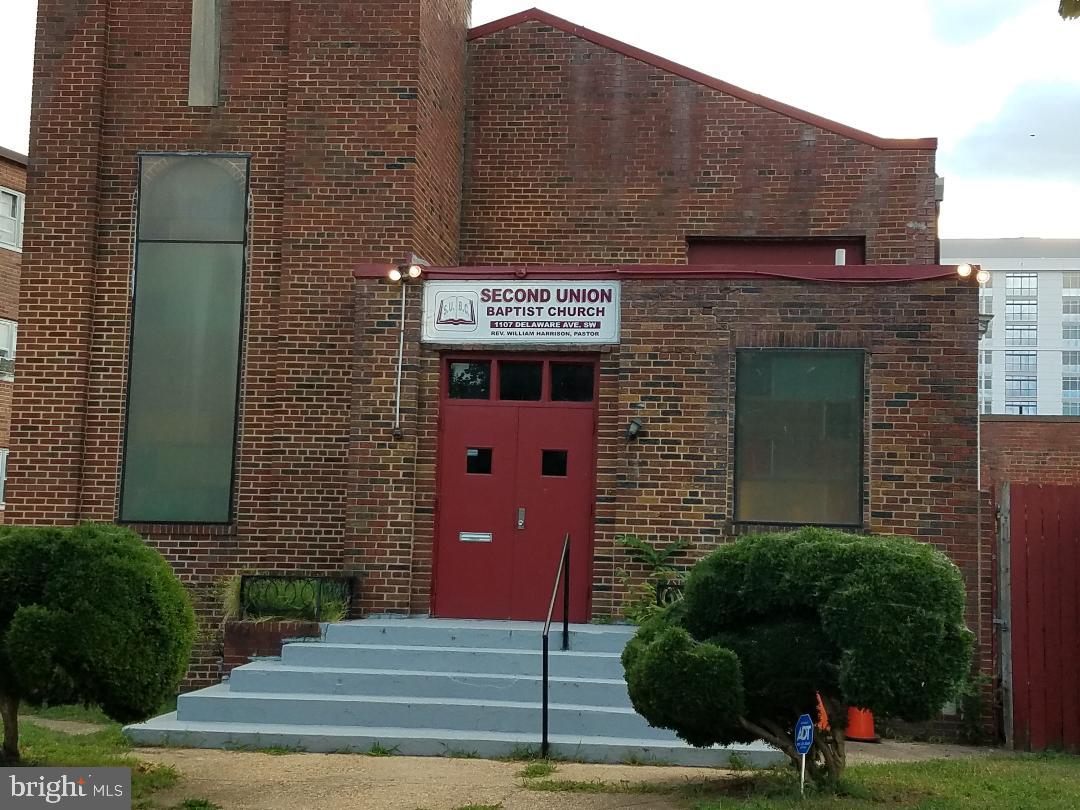 Real estate listing preview #4