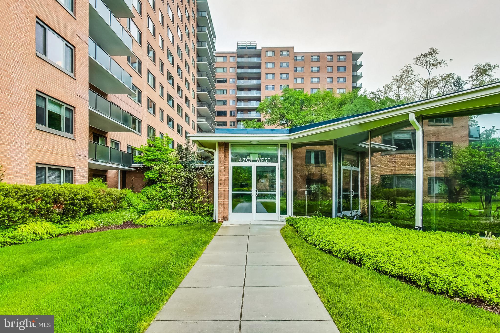 Real estate listing preview #3