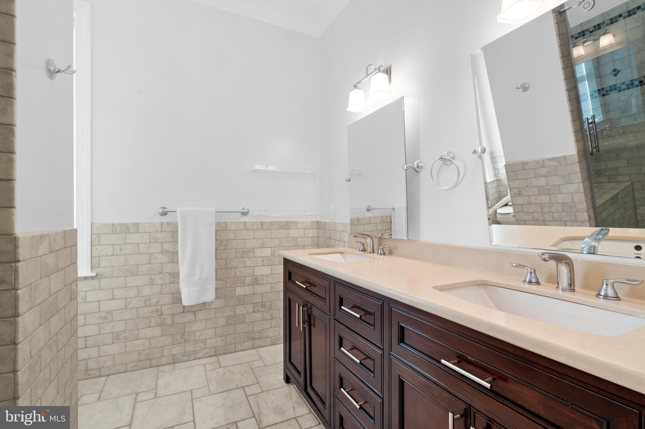 Real estate listing preview #24