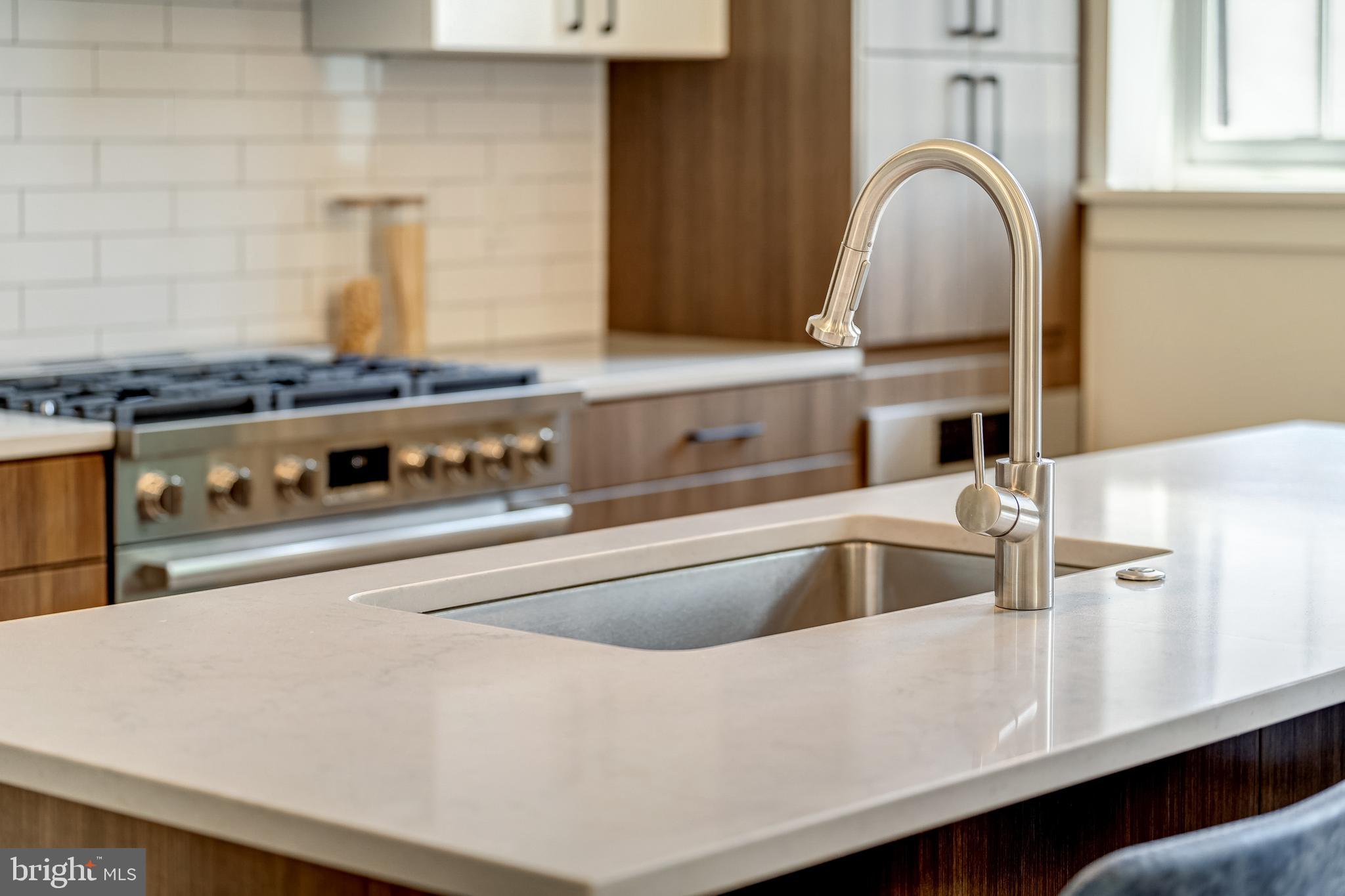 Real estate listing preview #6