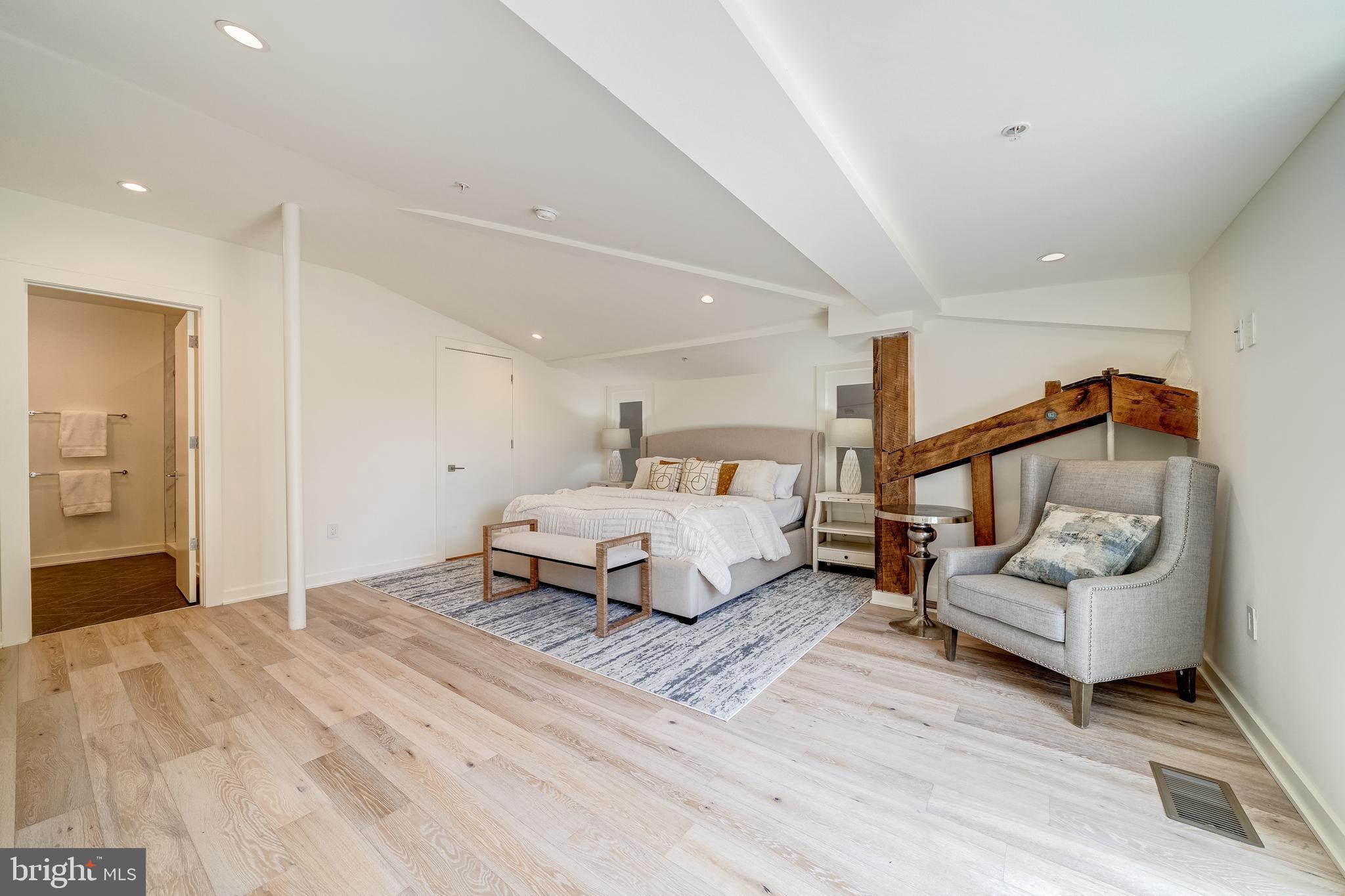 Real estate listing preview #13