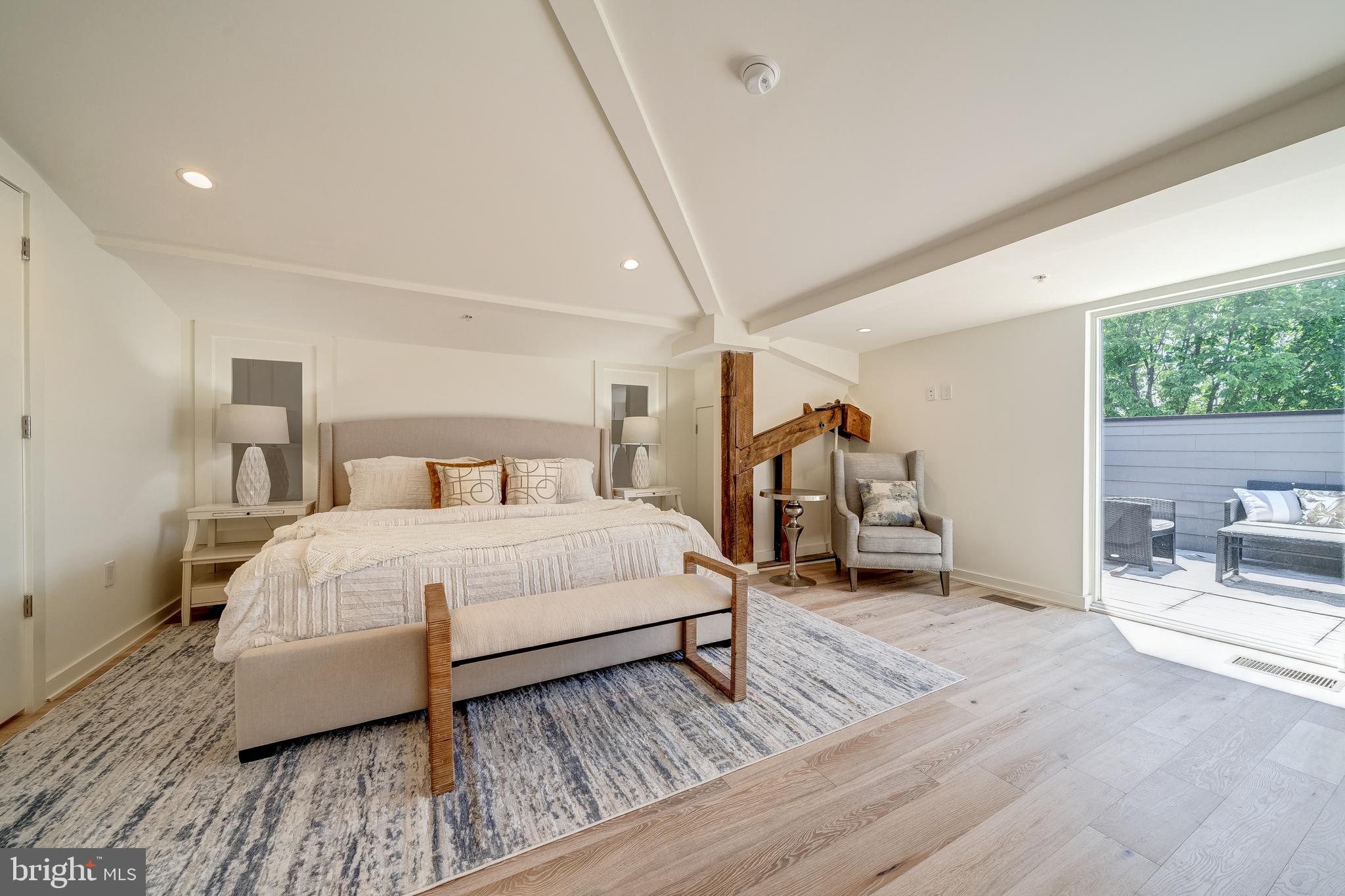 Real estate listing preview #12