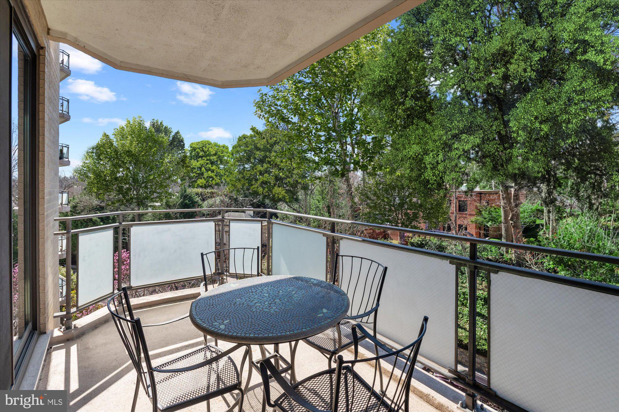 Real estate listing preview #8