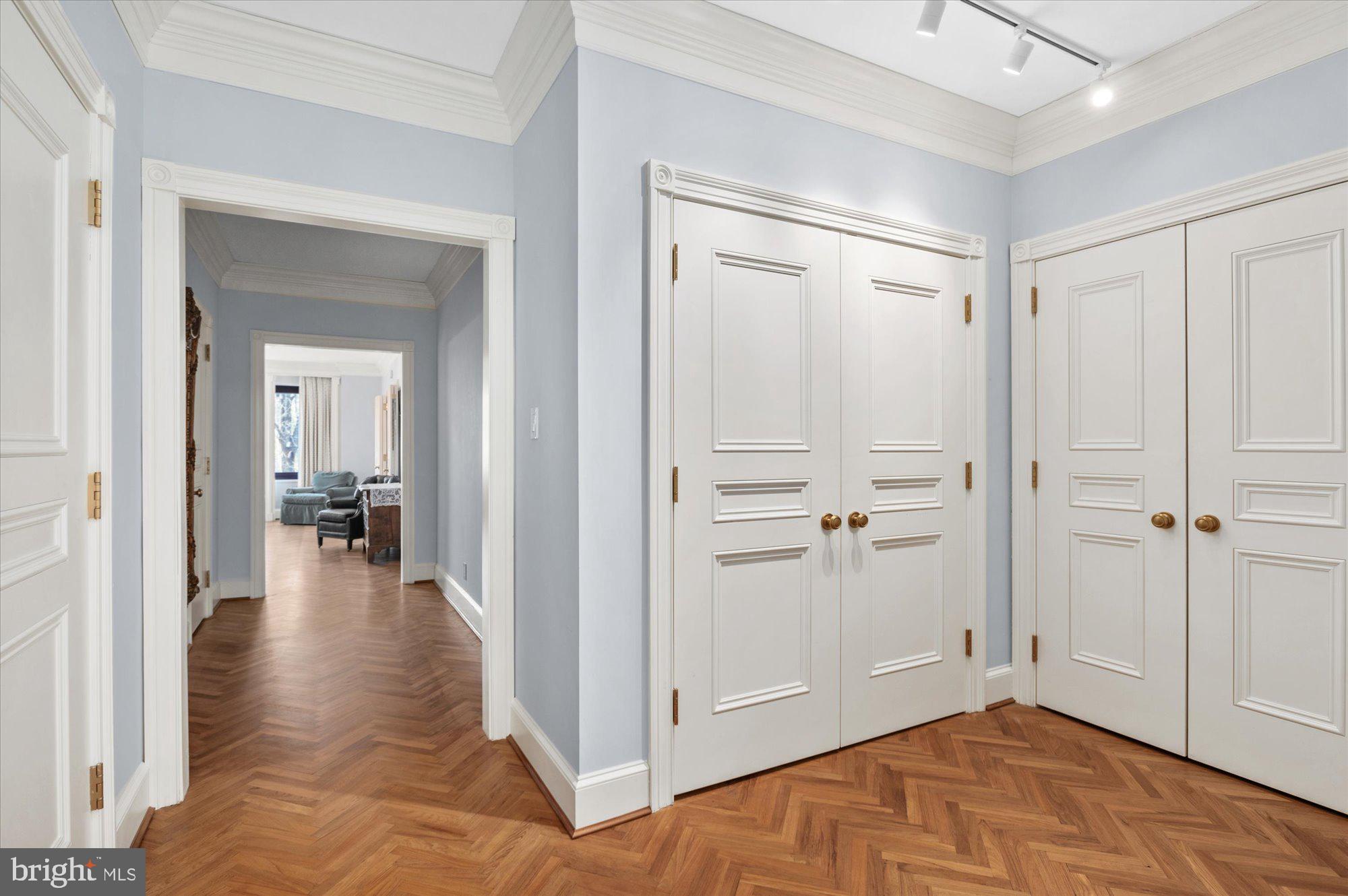 Real estate listing preview #16