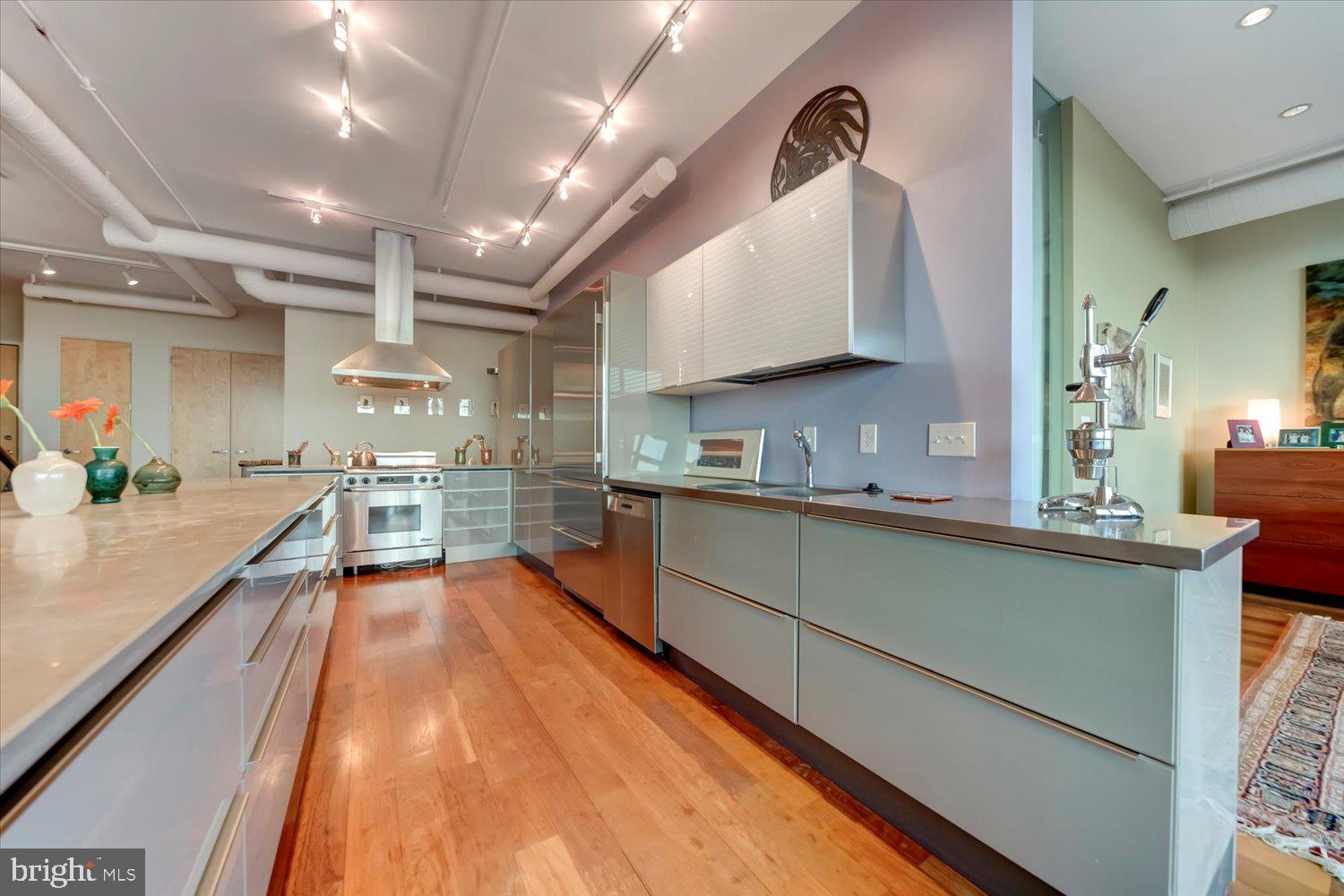 Real estate listing preview #6