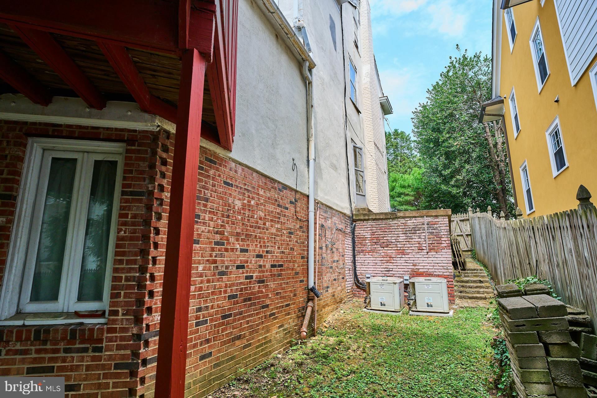 Real estate listing preview #16