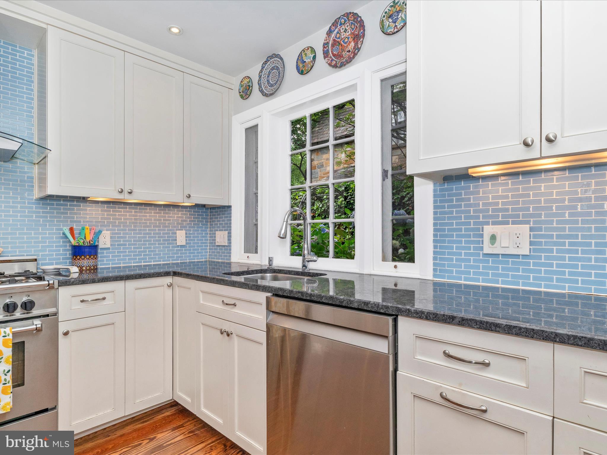 Real estate listing preview #12